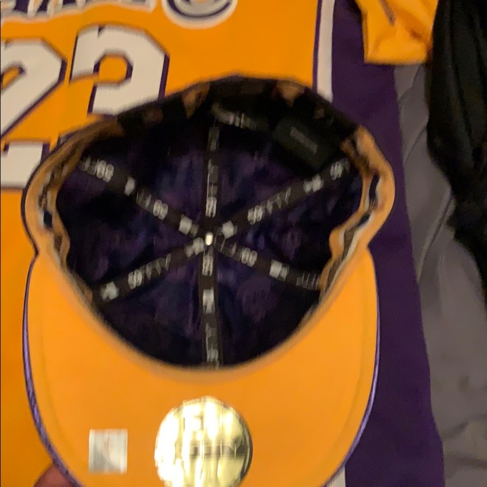 Lakers hat - Picture 2 of 2